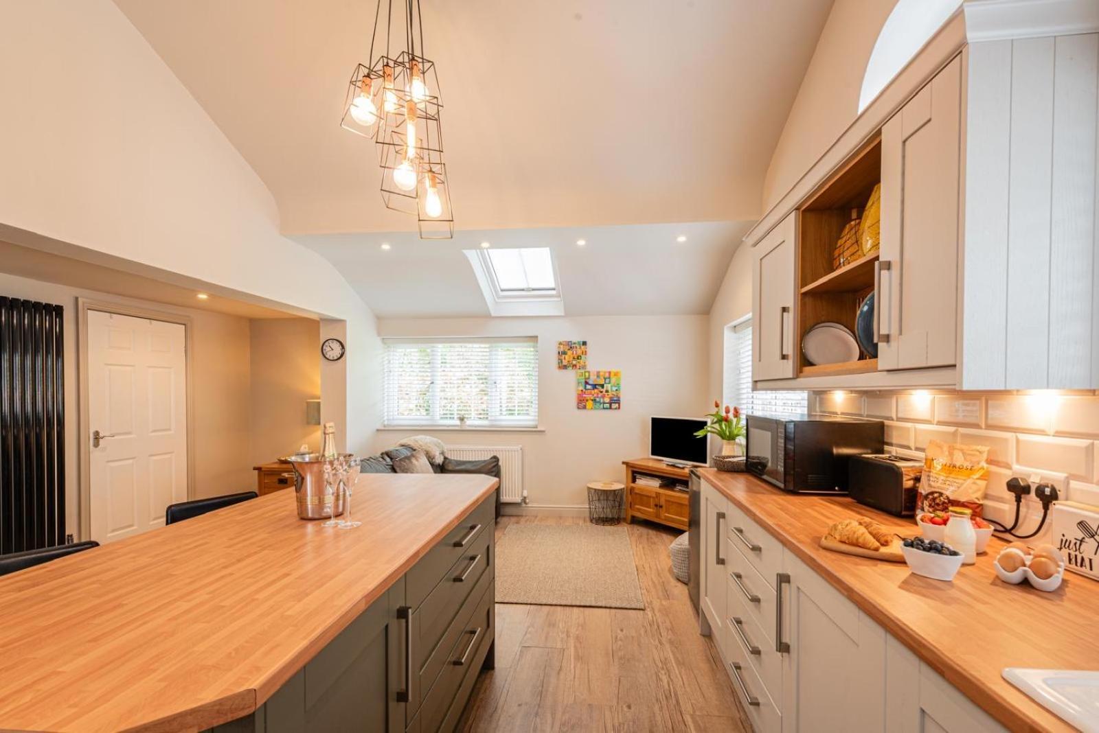 Quiet Self Contained Cottage Near Delamere Forest Cuddington  ภายนอก รูปภาพ